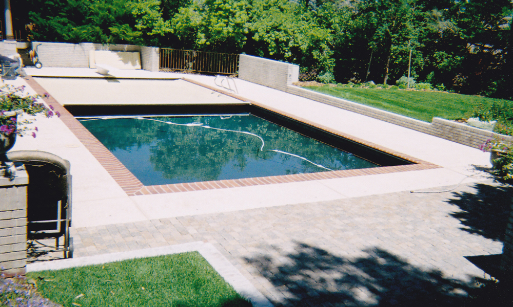 Automatic pool cover